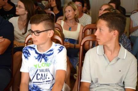 PODELITEV PRIZNANJ USPEŠNIM UČENCEM 22